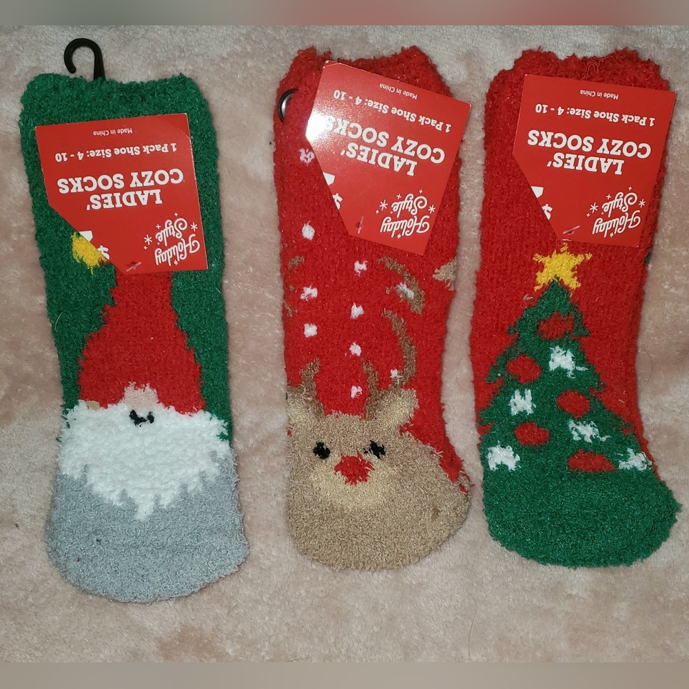 3 Pair Holiday Ankle Socks